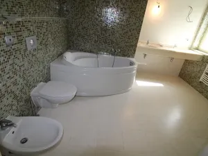 Prodej bytu 4+kk, Karlovy Vary, Pod Jelením skokem, 191 m2