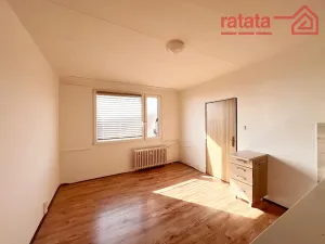 Pronájem bytu 1+1, Chomutov, Březenecká, 33 m2