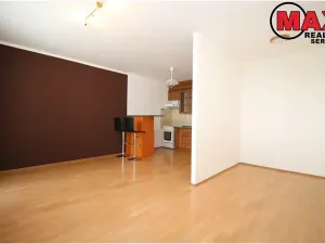 Pronájem bytu 1+kk, Praha - Troja, Hnězdenská, 36 m2