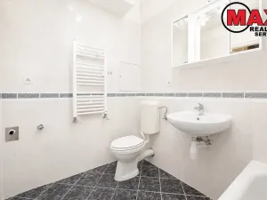Pronájem bytu 1+kk, Praha - Troja, Hnězdenská, 36 m2