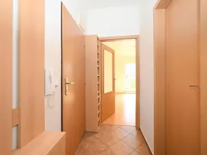 Pronájem bytu 2+kk, Praha - Vysočany, Spojovací, 36 m2
