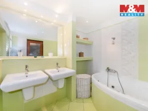 Prodej rodinného domu, Praha - Sobín, Ke Břvům, 172 m2