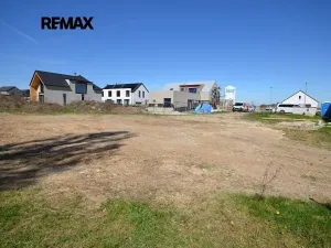 Pronájem zahrady, Slaný, 800 m2