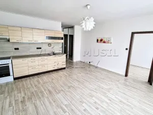 Pronájem bytu 2+kk, Praha - Kamýk, Zárubova, 42 m2