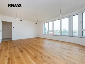 Prodej bytu 1+kk, Praha - Radlice, U Komína, 38 m2