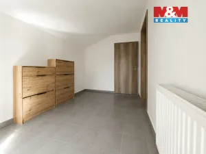 Pronájem bytu 3+1, Veltrusy, Douchova, 97 m2
