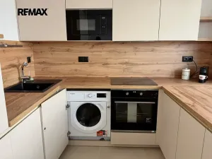 Pronájem bytu 3+kk, Praha - Strašnice, Gutova, 67 m2