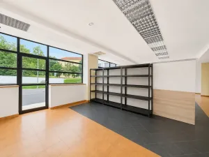 Pronájem obchodního prostoru, Kralupy nad Vltavou, Palackého nám., 135 m2