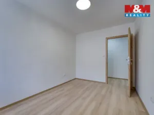 Pronájem bytu 2+1, Plzeň - Doubravka, Zábělská, 35 m2