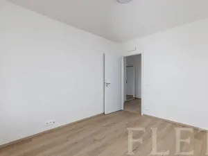 Pronájem bytu 2+kk, Praha - Hloubětín, Waltariho, 52 m2