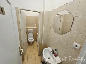 Pronájem kanceláře, Praha - Hloubětín, Nademlejnská, 136 m2