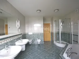 Pronájem vily, Praha - Nebušice, 384 m2