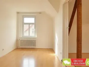 Pronájem bytu 2+kk, Praha, Nad Rohatci, 43 m2
