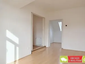 Pronájem bytu 2+kk, Praha, Nad Rohatci, 43 m2