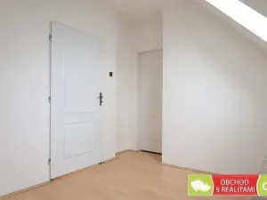 Pronájem bytu 2+kk, Praha, Nad Rohatci, 43 m2