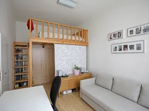 Pronájem bytu 2+kk, Praha - Karlín, Pobřežní, 40 m2
