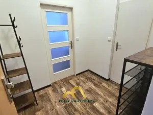 Pronájem bytu 2+kk, Praha - Michle, Adamovská, 42 m2