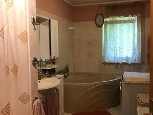 Prodej vícegeneračního domu, Pila, 220 m2