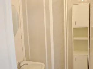 Pronájem bytu 1+kk, Praha - Modřany, Nikoly Vapcarova, 30 m2