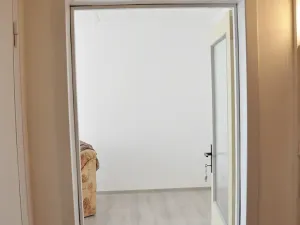 Pronájem bytu 1+kk, Praha - Modřany, Nikoly Vapcarova, 30 m2