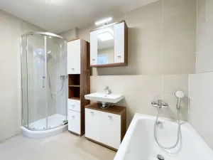 Pronájem bytu 3+kk, Praha, Počernická, 82 m2