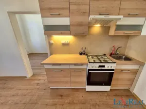 Pronájem bytu 2+kk, Praha - Nusle, Bělehradská, 35 m2