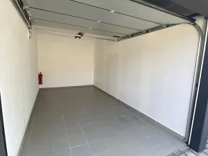 Pronájem garáže, Holice, Hradecká, 13 m2