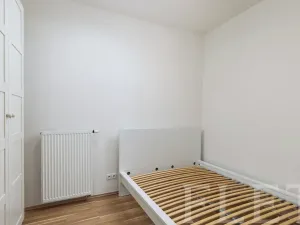 Pronájem bytu 1+kk, Praha - Nové Město, Navrátilova, 30 m2
