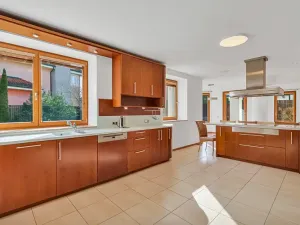 Prodej rodinného domu, Průhonice, Jitrocelová, 380 m2