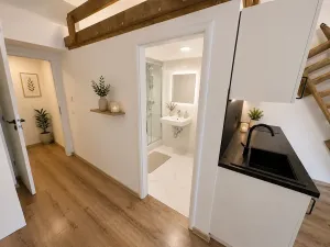 Pronájem bytu 1+kk, Praha - Vinohrady, Velehradská, 25 m2