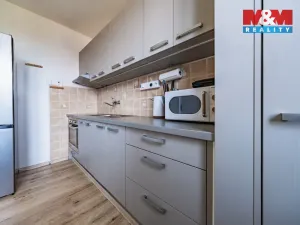 Prodej bytu 4+1, Větrušice, Jižní, 74 m2