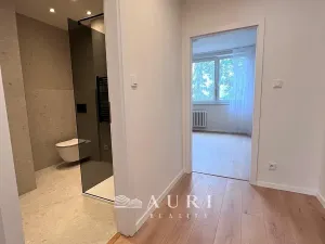 Prodej bytu 2+kk, Praha - Hlubočepy, Pražského, 45 m2