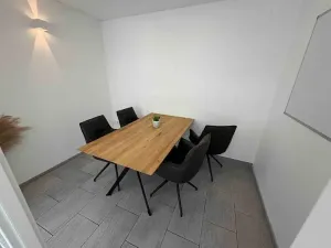 Pronájem skladu, Jihlava, 600 m2