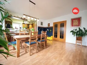 Prodej rodinného domu, Karlovy Vary, Vančurova, 260 m2