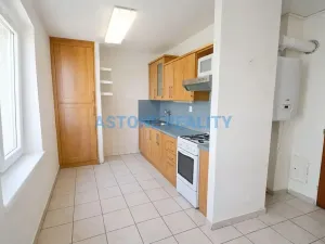 Pronájem bytu 3+1, Praha - Modřany, Hřebíkova, 76 m2
