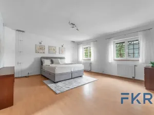 Prodej rodinného domu, Praha - Dolní Počernice, Listopadová, 242 m2