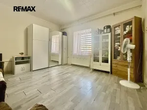 Prodej rodinného domu, Kladruby, Kostelní, 200 m2