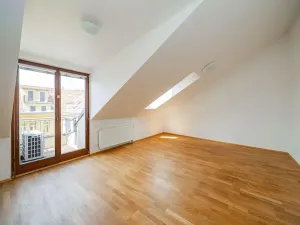 Pronájem kanceláře, Praha - Smíchov, Štefánikova, 168 m2