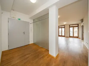 Pronájem kanceláře, Praha - Smíchov, Štefánikova, 168 m2