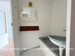 Pronájem bytu 1+kk, Pardubice, Družby, 35 m2
