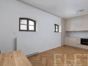 Pronájem bytu 1+kk, Praha - Nusle, Mnatova, 26 m2