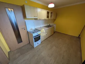 Prodej bytu 3+1, Meziboří, Okružní, 78 m2