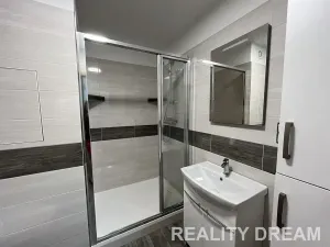 Pronájem bytu 2+kk, Praha - Prosek, Prosecká, 40 m2