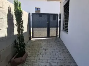 Prodej rodinného domu, Břežany II, 160 m2