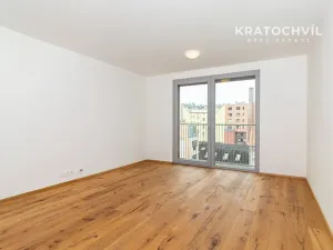 Pronájem bytu 1+kk, Praha - Karlín, Křižíkova, 32 m2