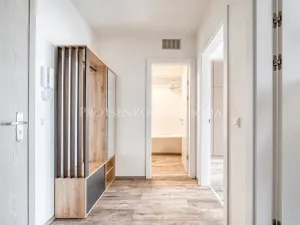 Pronájem bytu 2+kk, Hradec Králové, Průběžná, 58 m2