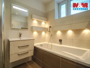 Prodej bytu 3+1, Opava - Předměstí, náměstí Svaté Hedviky, 90 m2