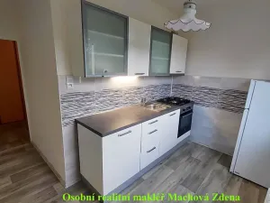 Pronájem bytu 2+1, Praha - Malešice, Káranská, 56 m2