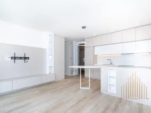 Pronájem bytu 2+kk, Praha - Třebonice, Thomasova, 57 m2