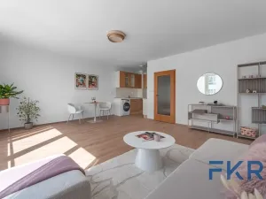 Prodej bytu 1+kk, Praha - Strašnice, Vinohradská, 40 m2